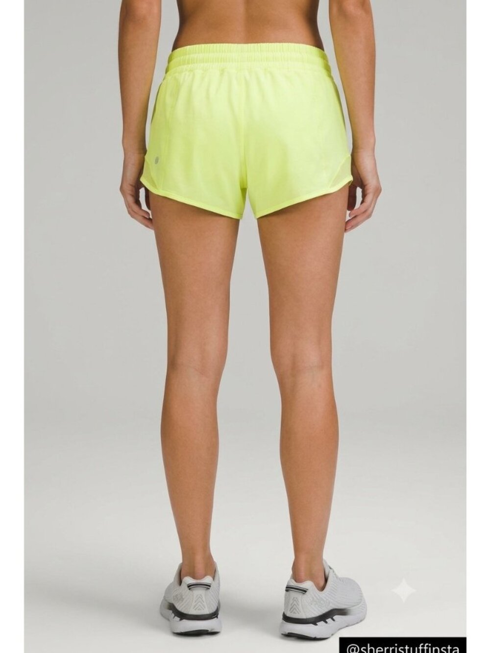EXCELLENT Lululemon Hotty Hot Low Rise Shorts 2.5" Florid Flash Swift Lined 8